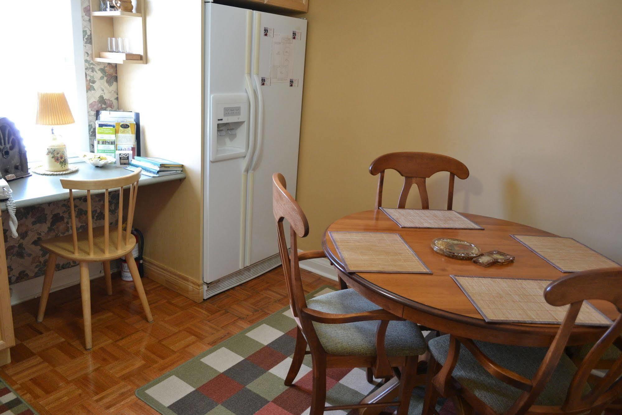 Williams Gate Bed & Breakfast Private Suites Niagara-on-the-Lake Екстериор снимка