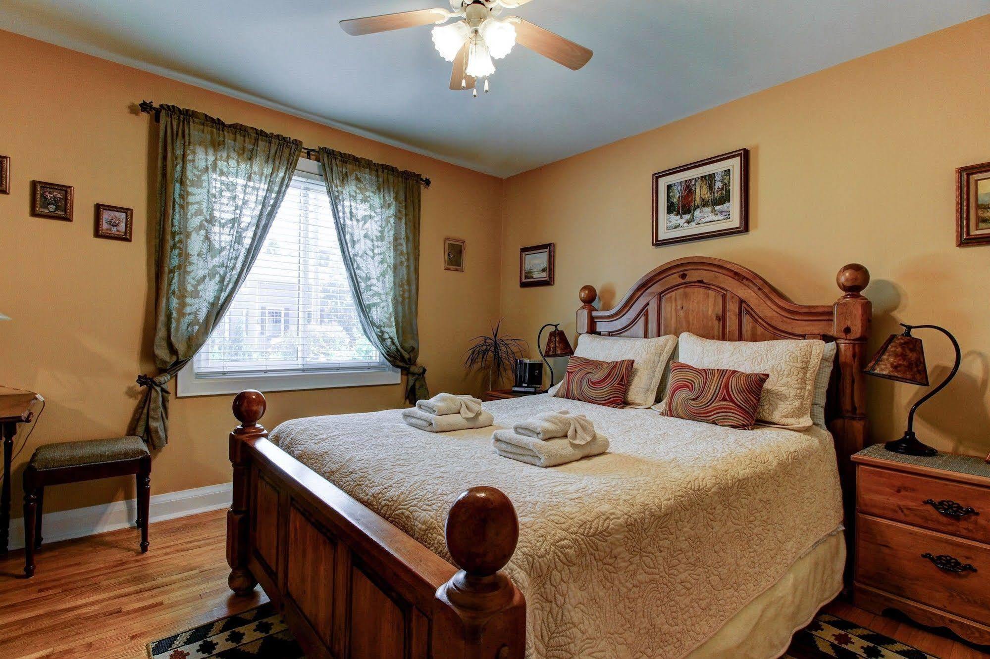 Williams Gate Bed & Breakfast Private Suites Niagara-on-the-Lake Екстериор снимка