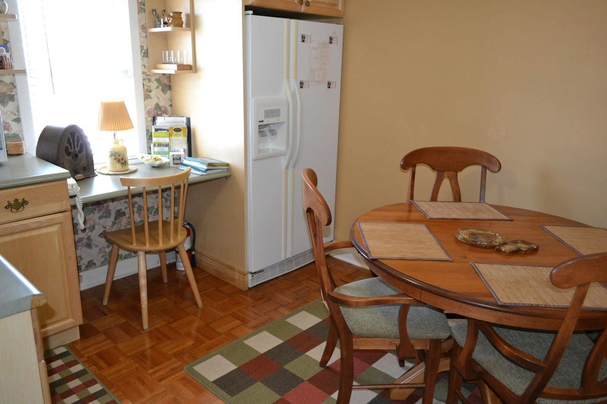 Williams Gate Bed & Breakfast Private Suites Niagara-on-the-Lake Екстериор снимка